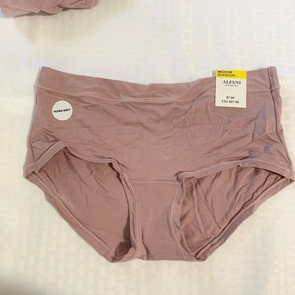 Five pairs of NWT medium mixed style underwear - Picture 7 of 11